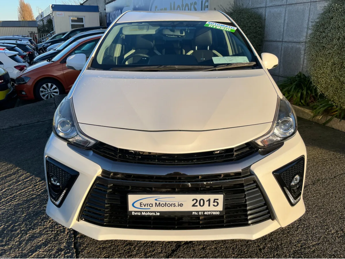 Toyota Prius GS SPORT 7 SEATER AUTOMATIC HYBRID 1. - Image 2