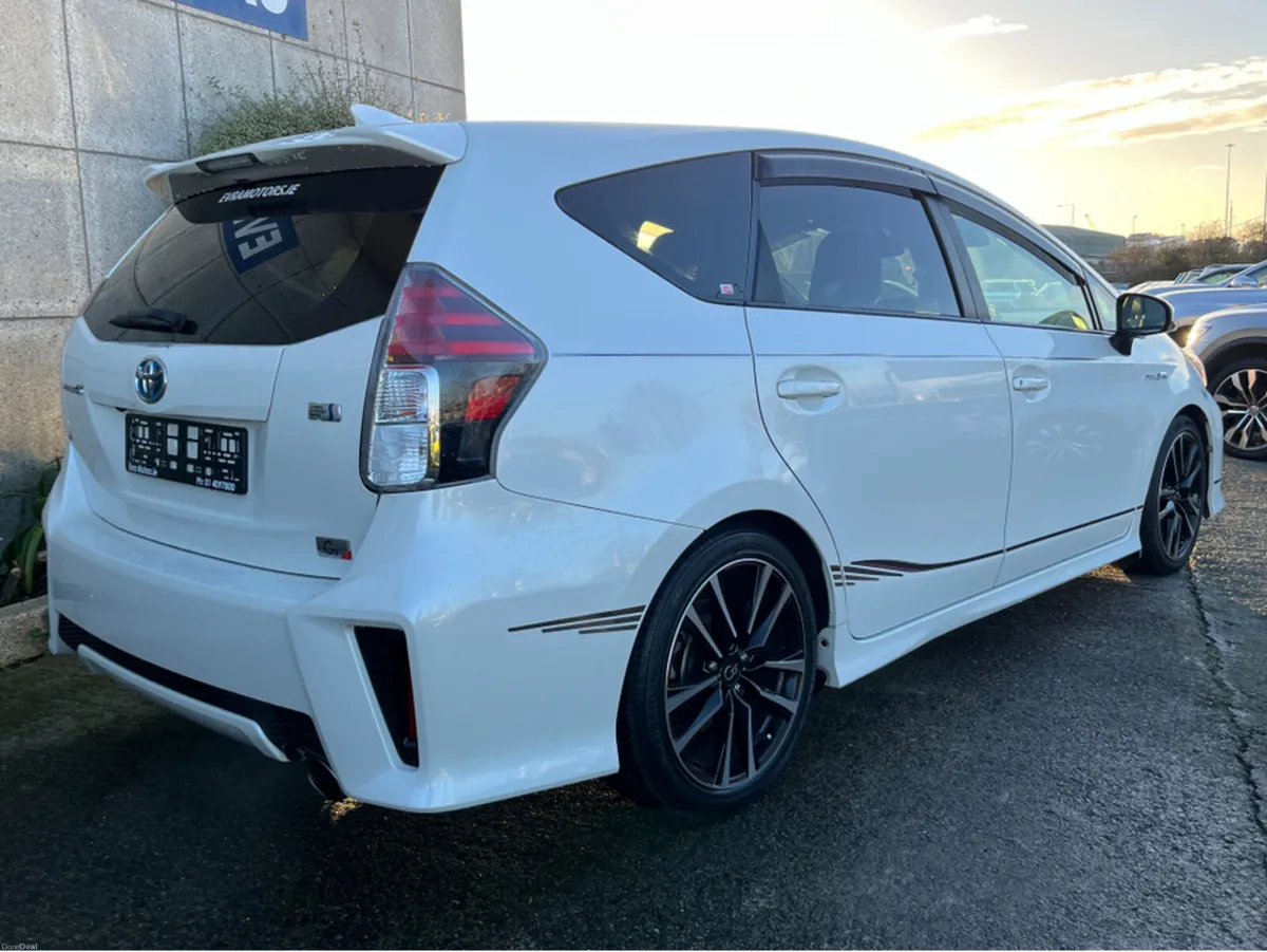 Toyota Prius GS SPORT 7 SEATER AUTOMATIC HYBRID 1. - Image 4