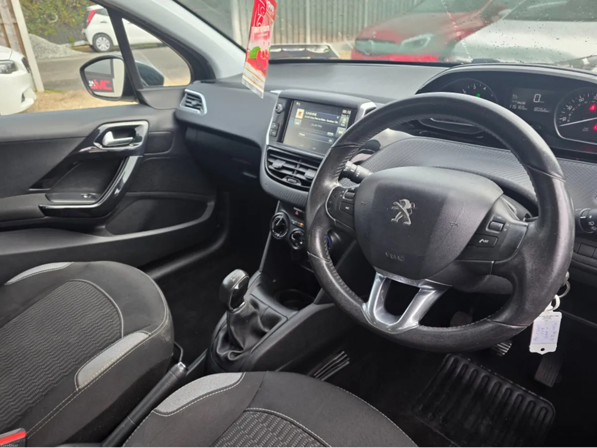 Peugeot 208 1.2 ACTIVE 82BHP 5DR - Image 3