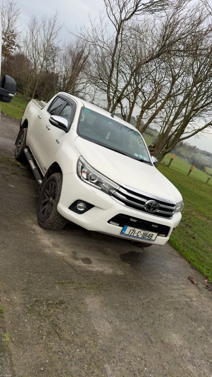 toyota hilux - Image 1