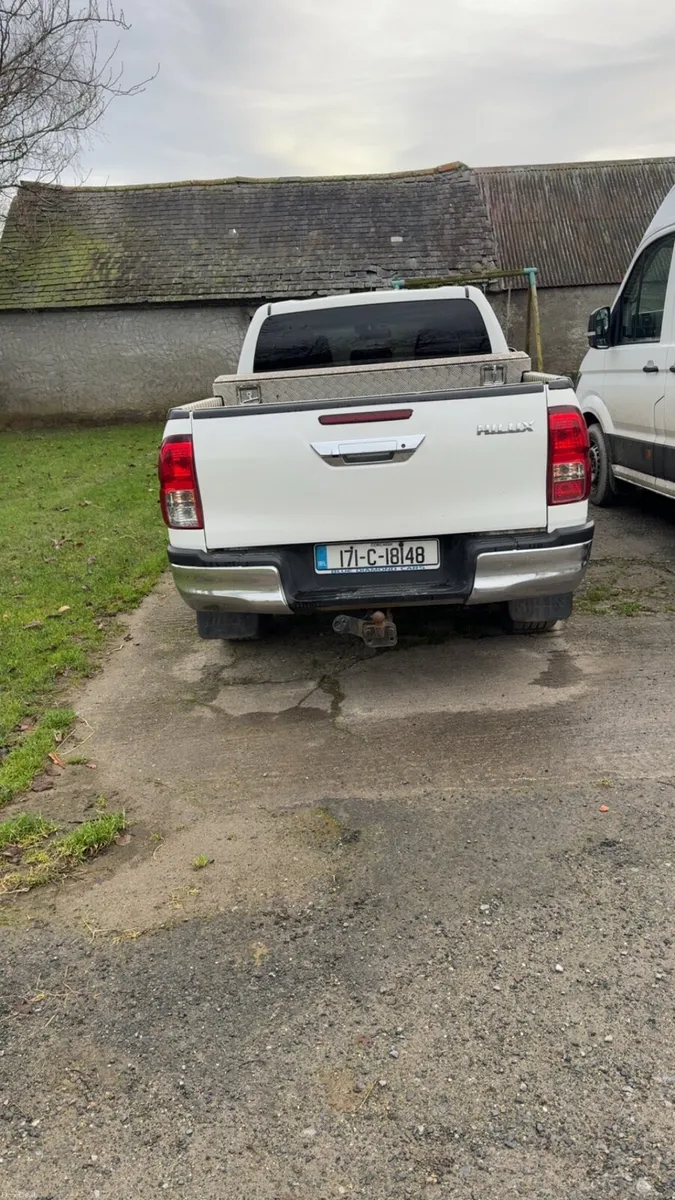 toyota hilux - Image 4