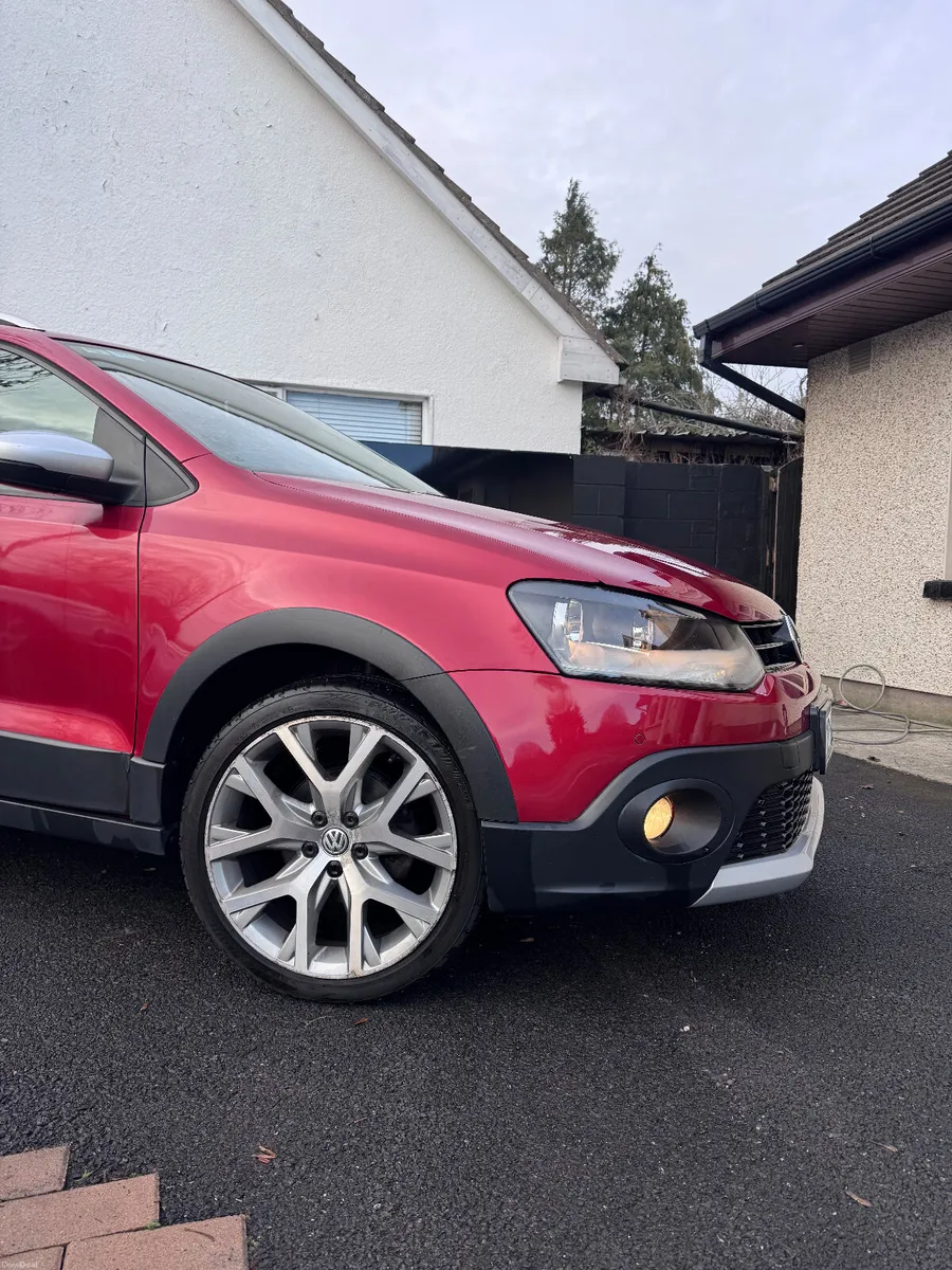 Volkswagen Polo 2015 54000km manual - Image 2