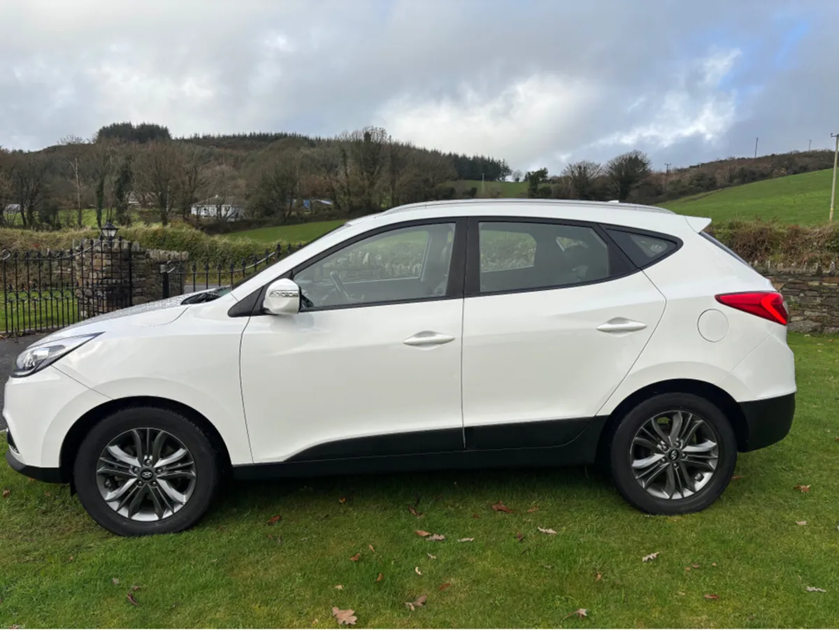 Hyundai ix35 SE NAV 5DR - Image 2
