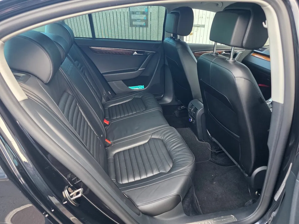 Volkswagen Passat B7 - Image 4