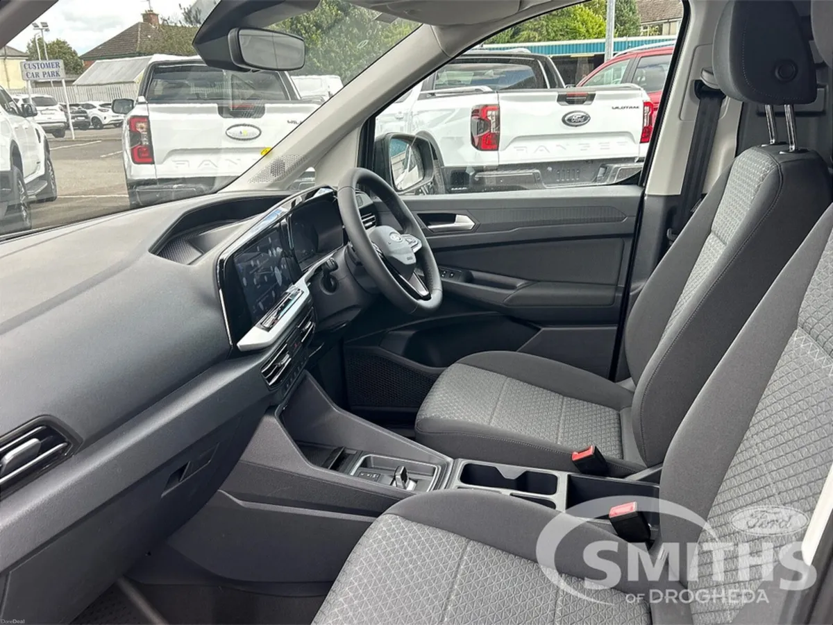 Ford Transit Connect LIMITED LWB *AUTO* 2.0 125PS - Image 3