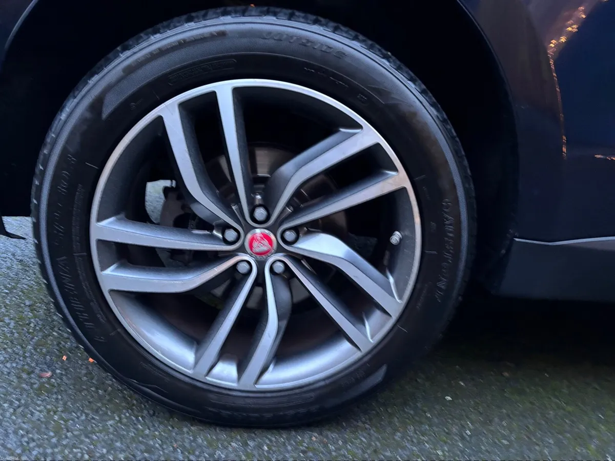 Jaguar F-Pace 2017 - Image 4