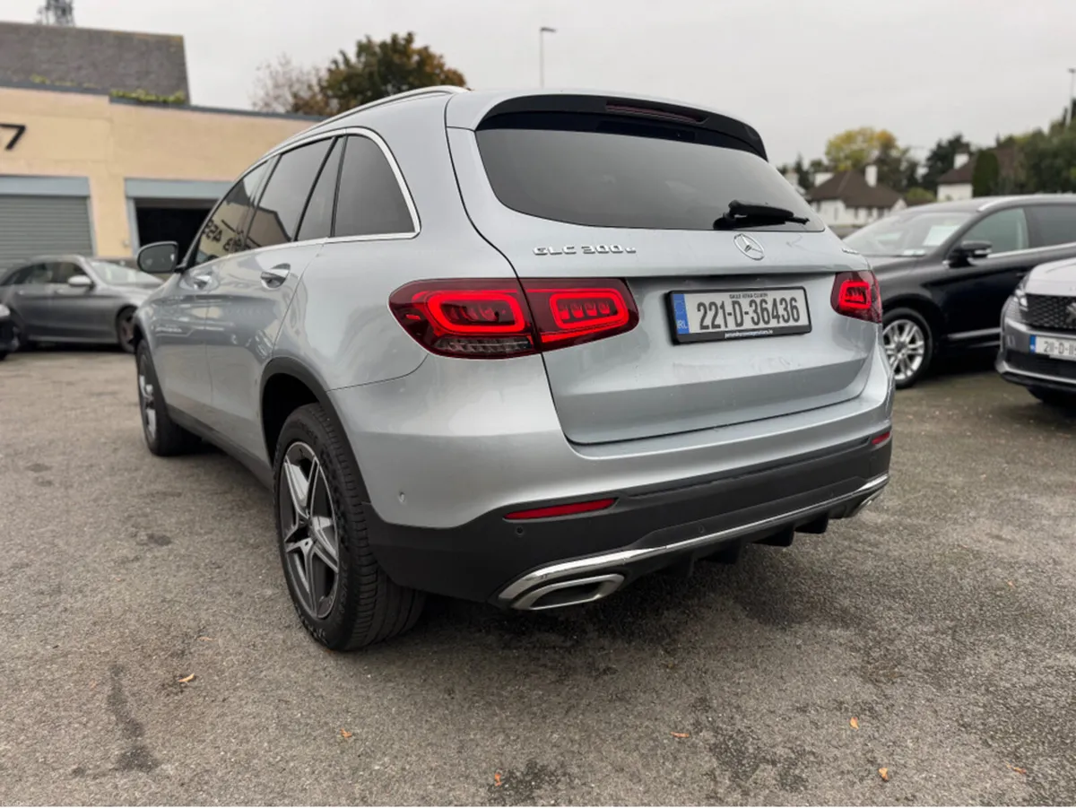Mercedes-Benz GLC GLC300 AMG LINE E 4MATIC - Image 3