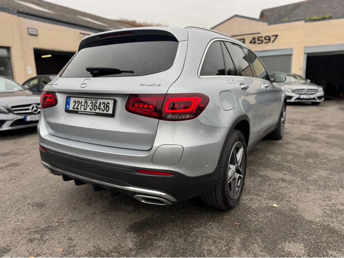 Mercedes-Benz GLC GLC300 AMG LINE E 4MATIC - Image 4