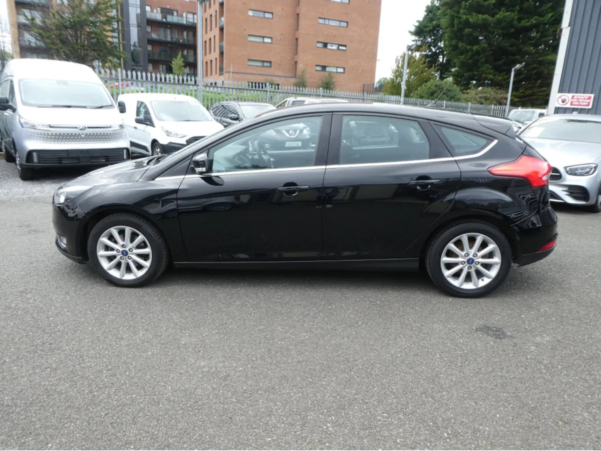 Ford Focus TITANIUM TD 6SPEED  NCT01/28 - Image 4