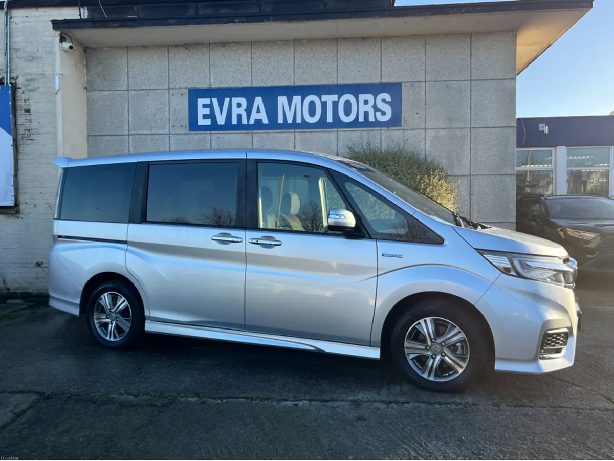 Honda Stepwagon 7 SEATER SPADA AUTOMATIC HYBRID 2. - Image 3
