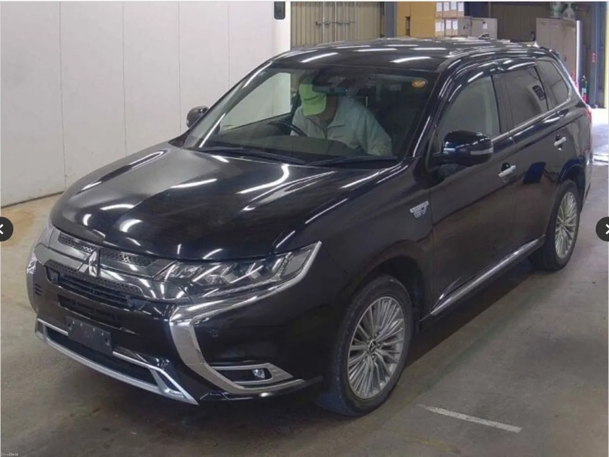 Mitsubishi Outlander COMING IN NEW YEAR ! OUTLANDE - Image 4