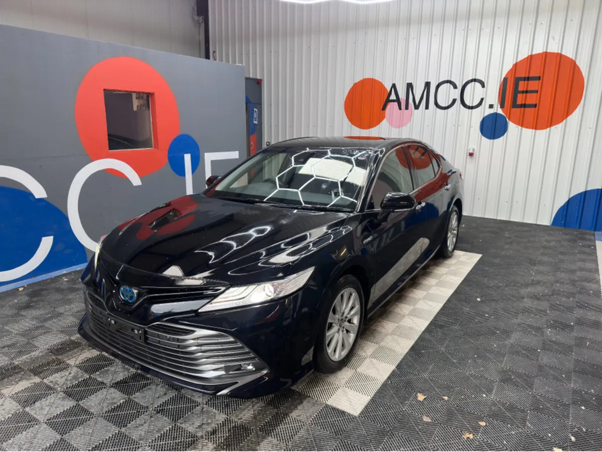 Toyota Camry 2.5 HYRBID / 81k KMs / AUTOMATIC / CR - Image 3