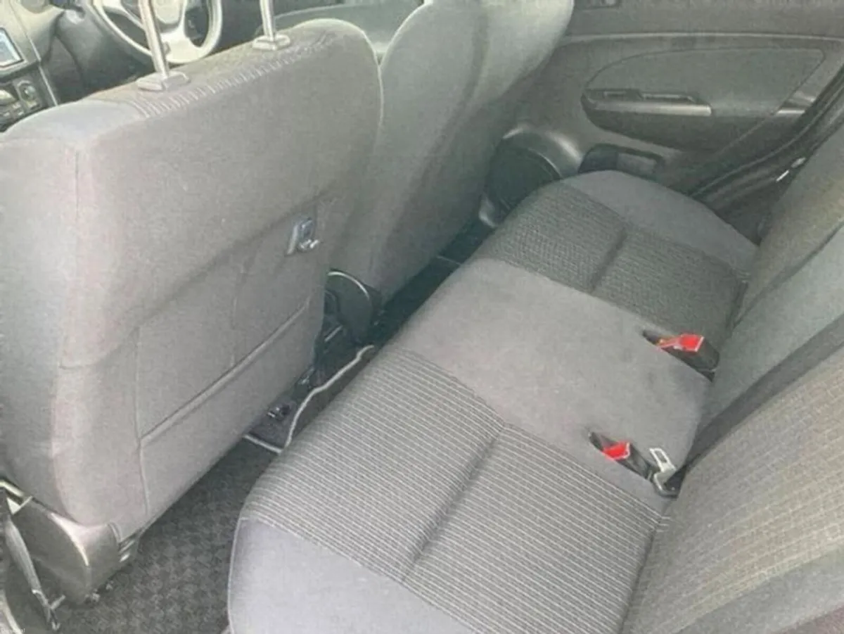 Suzuki Swift 1.2 PETROL AUTOMATIC - Image 6