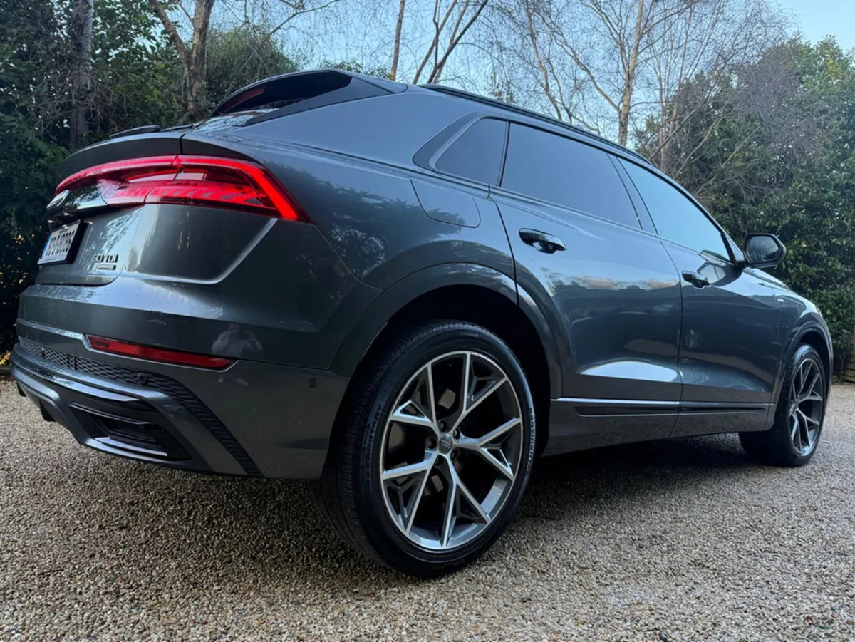 Audi Q8 3.0 TDI 286HP QUATTRO S LINE BLACK EDITION - Image 4