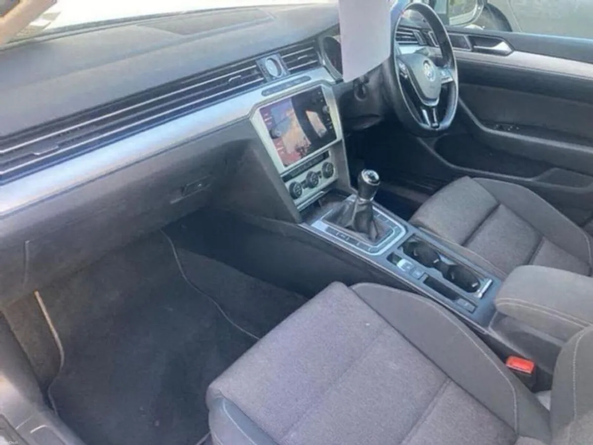 Volkswagen Passat 2.0 Comfortline Saloon Diesel Ma - Image 6