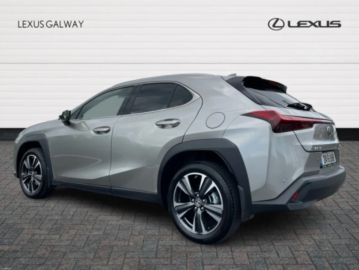 Lexus UX DynamicLexus Link & Cloud Navi // Remote - Image 2