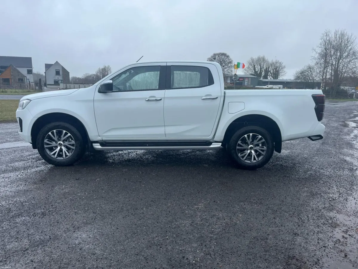 Isuzu D-Max LS Auto - Image 2