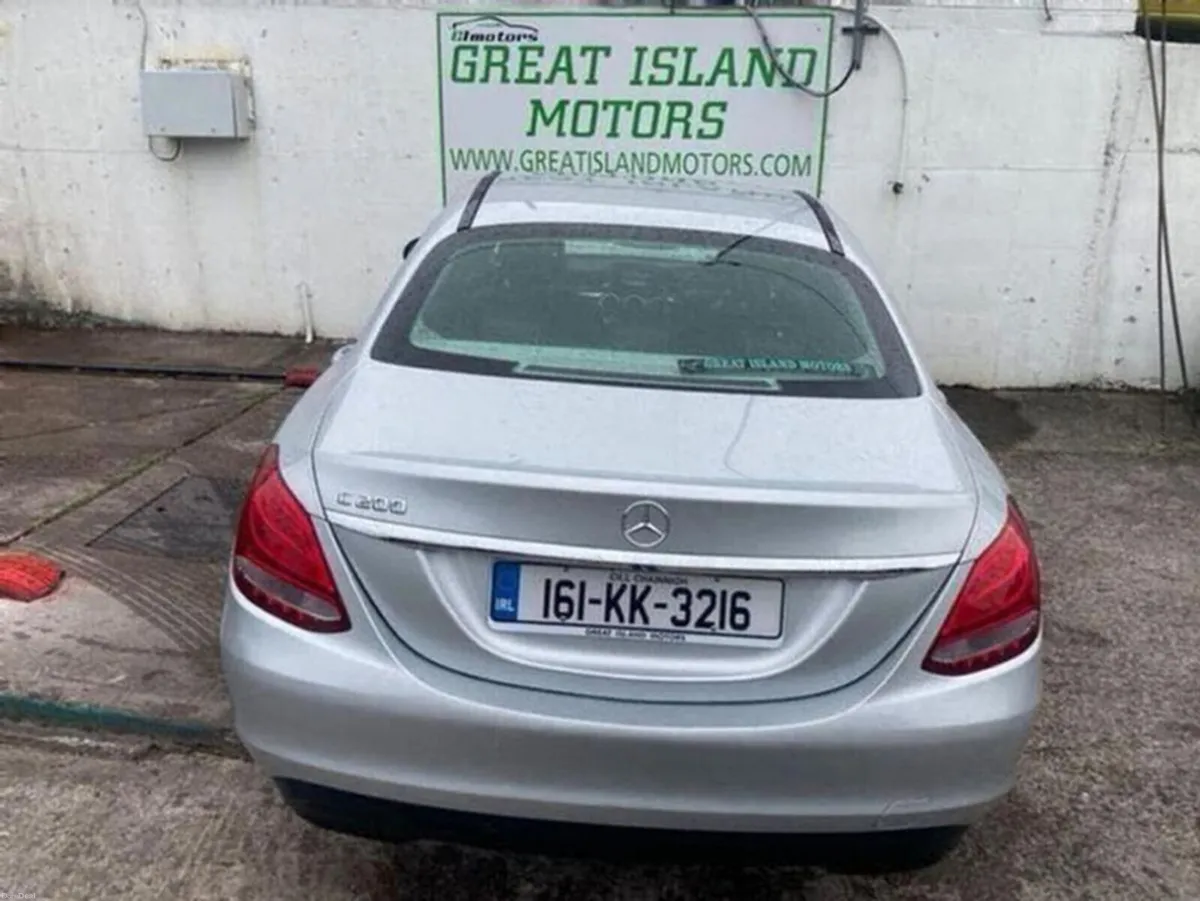 Mercedes-Benz C-Class 2.0 Exclusive Saloon Petrol - Image 2