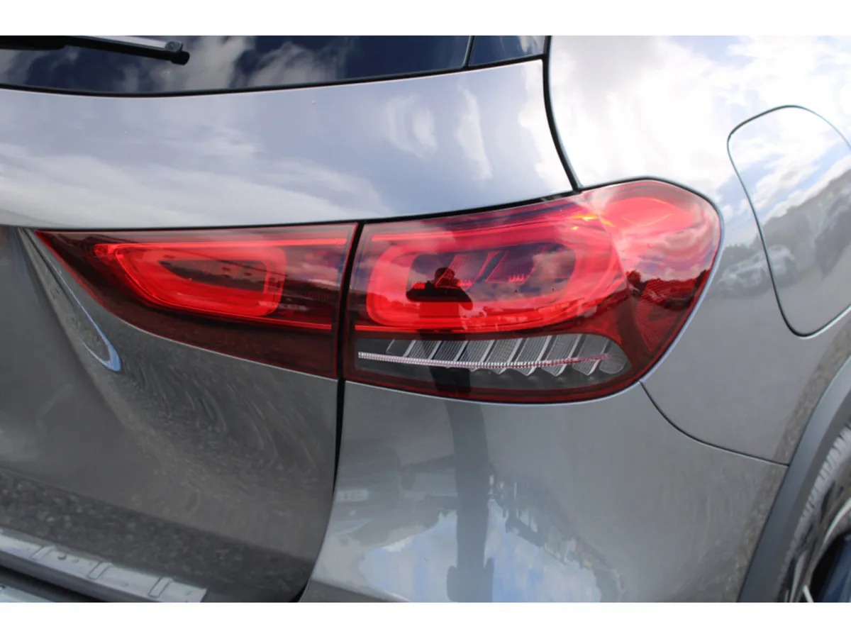 Mercedes-Benz GLA 250E AMG LINE EXECUTIVE - Image 4