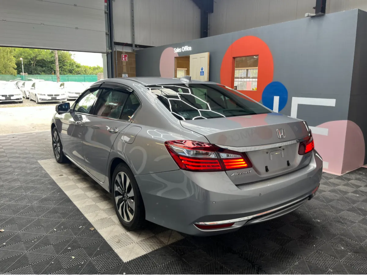 Honda Accord 2.0 HYBRID / 99k KMs / REVERSE CAMERA - Image 4