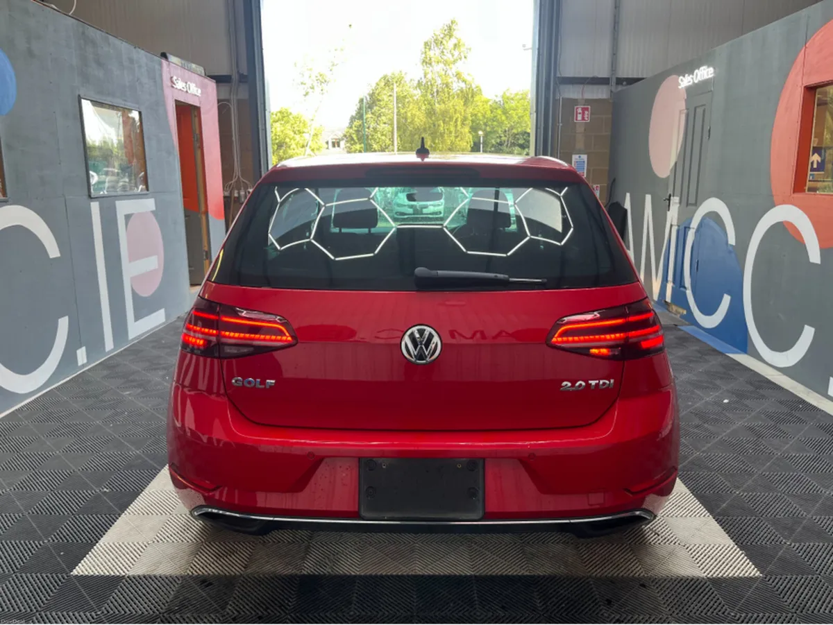 Volkswagen Golf 2.0 TDI COMFORT LINE / REVERSE CAM - Image 5