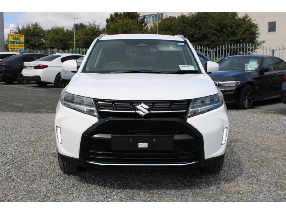 Suzuki Vitara Motion 1.5 Automatic *10 Year Warran - Image 4