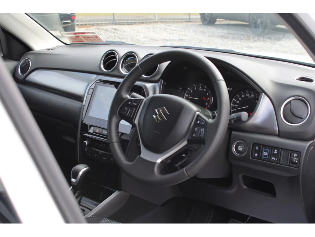 Suzuki Vitara Motion 1.5 Automatic *10 Year Warran - Image 2