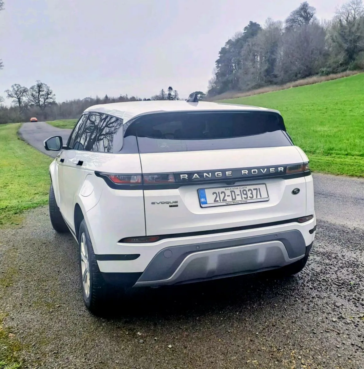 Beautiful 2021 Range Rover Evoque PHEV - Image 2