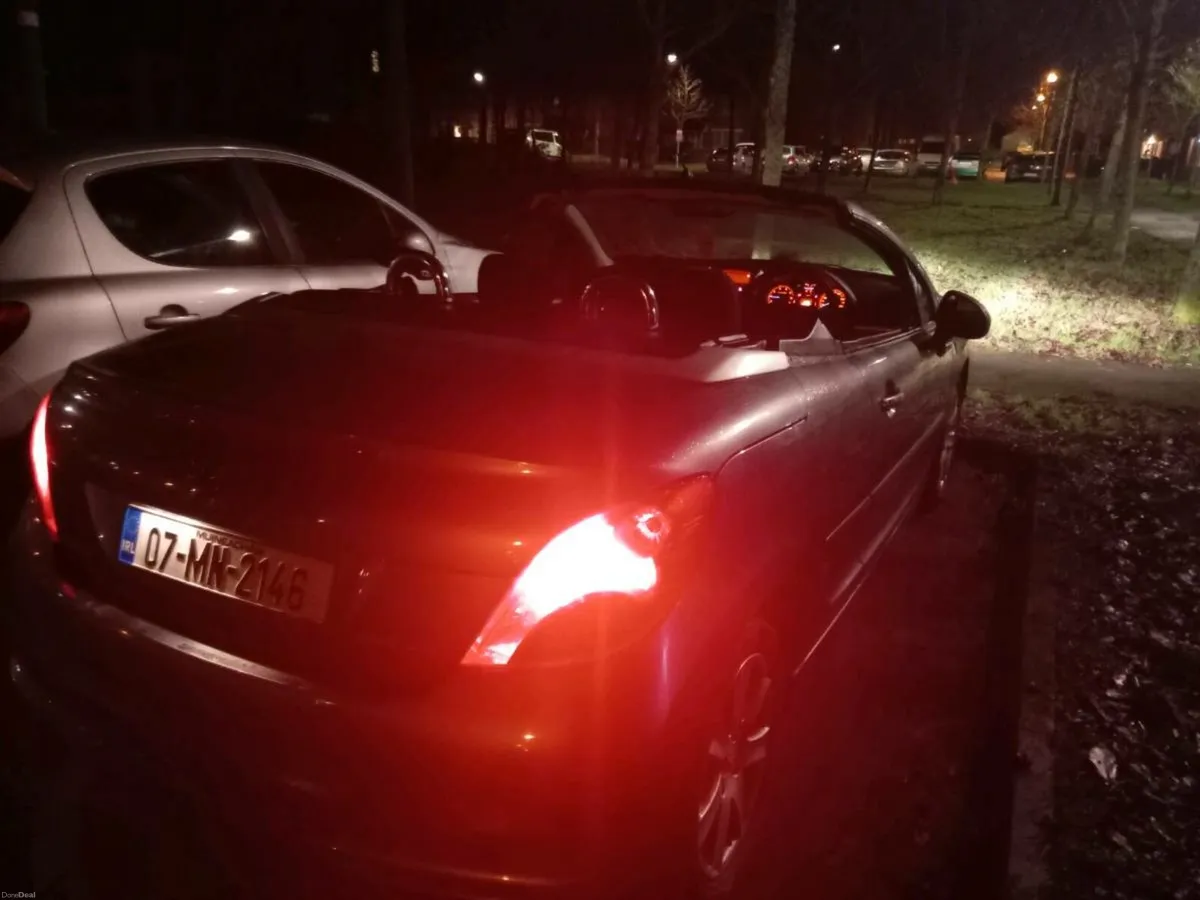 Convertible Peugeot 207 driving perfect - Image 1