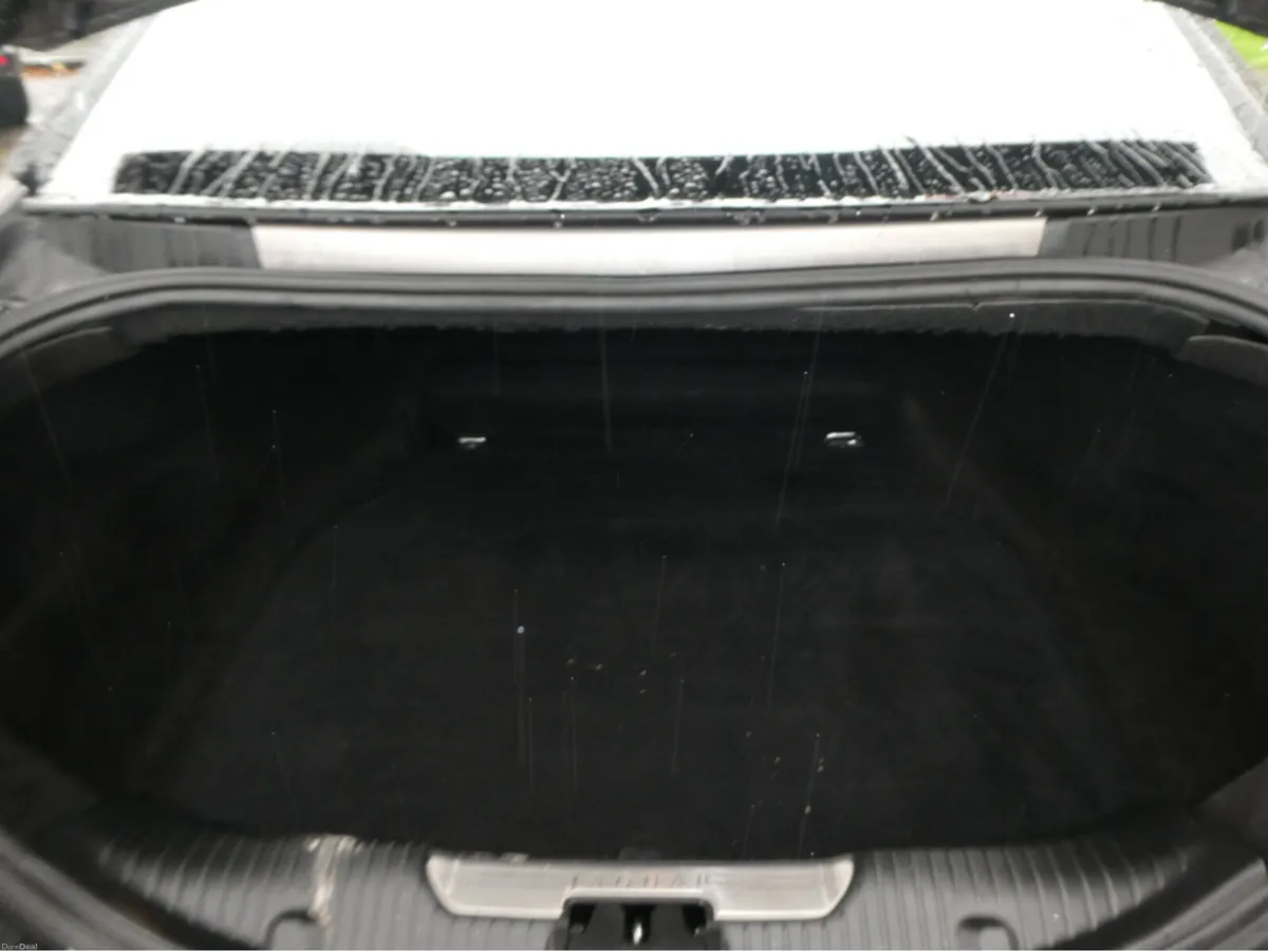 Jaguar XJ PREMIUM LUXURY 4DR AUTO NCT 7/26 - Image 3