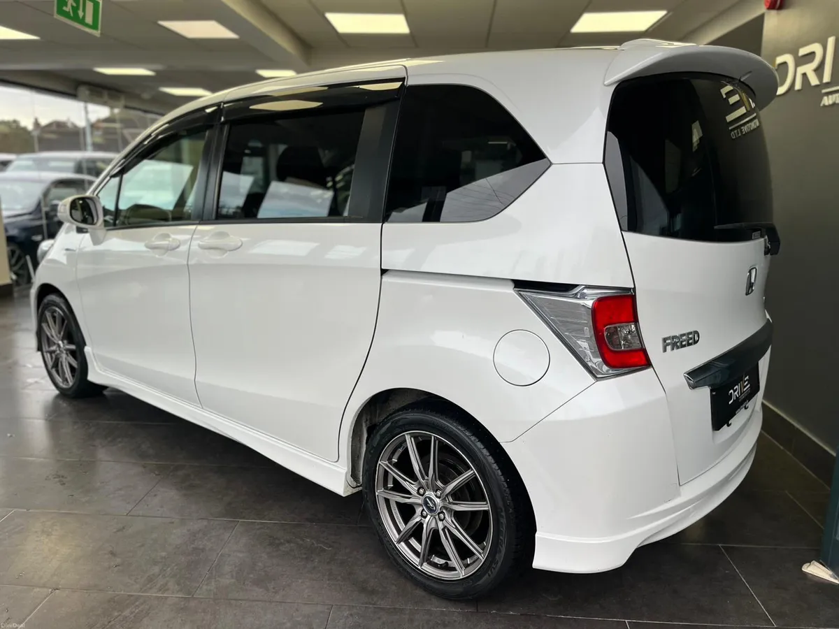 Honda Freed 2015 - Image 2