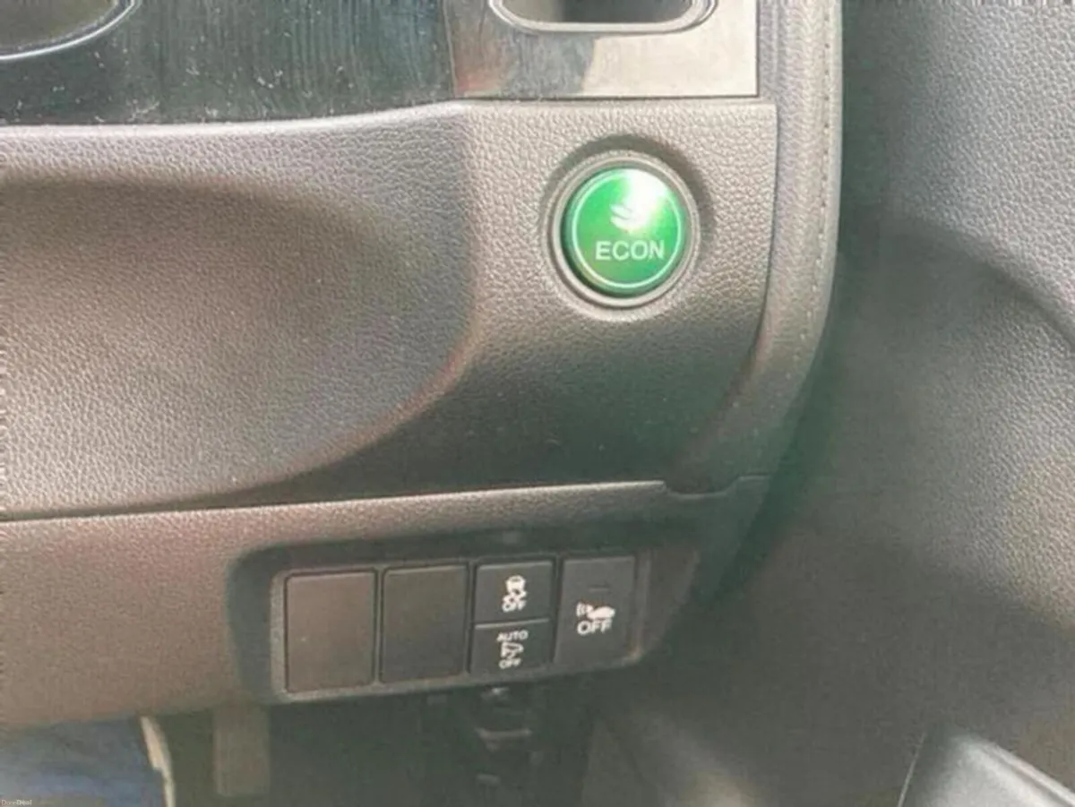 Honda Shuttle 1.5i Petrol Hybrid Automatic - Image 5
