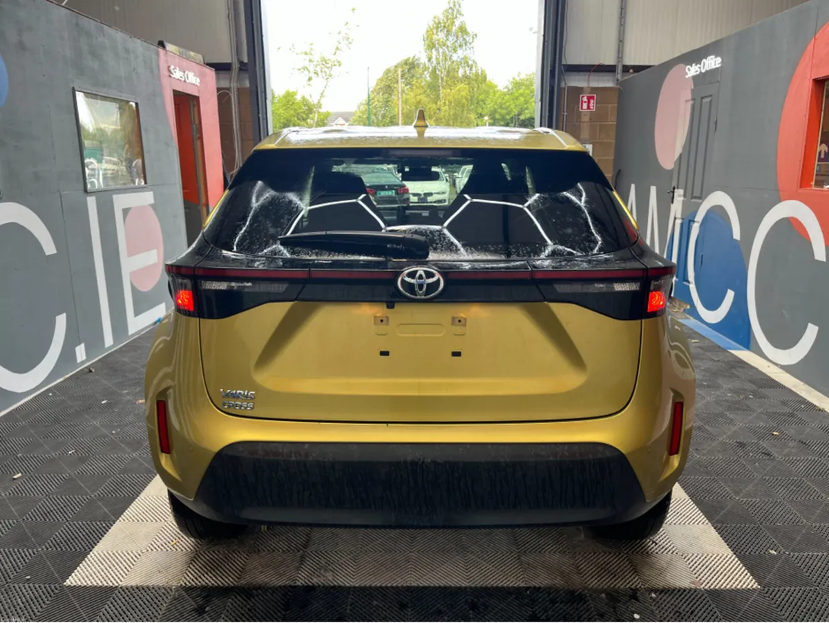 Toyota Yaris Cross ONLY €21950! YARIS CROSS 1.5 Pe - Image 5
