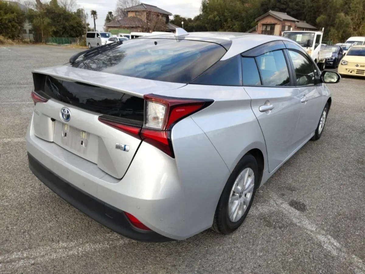 Toyota Prius COMING SOON // APPLE CAR PLAY // ANDR - Image 4