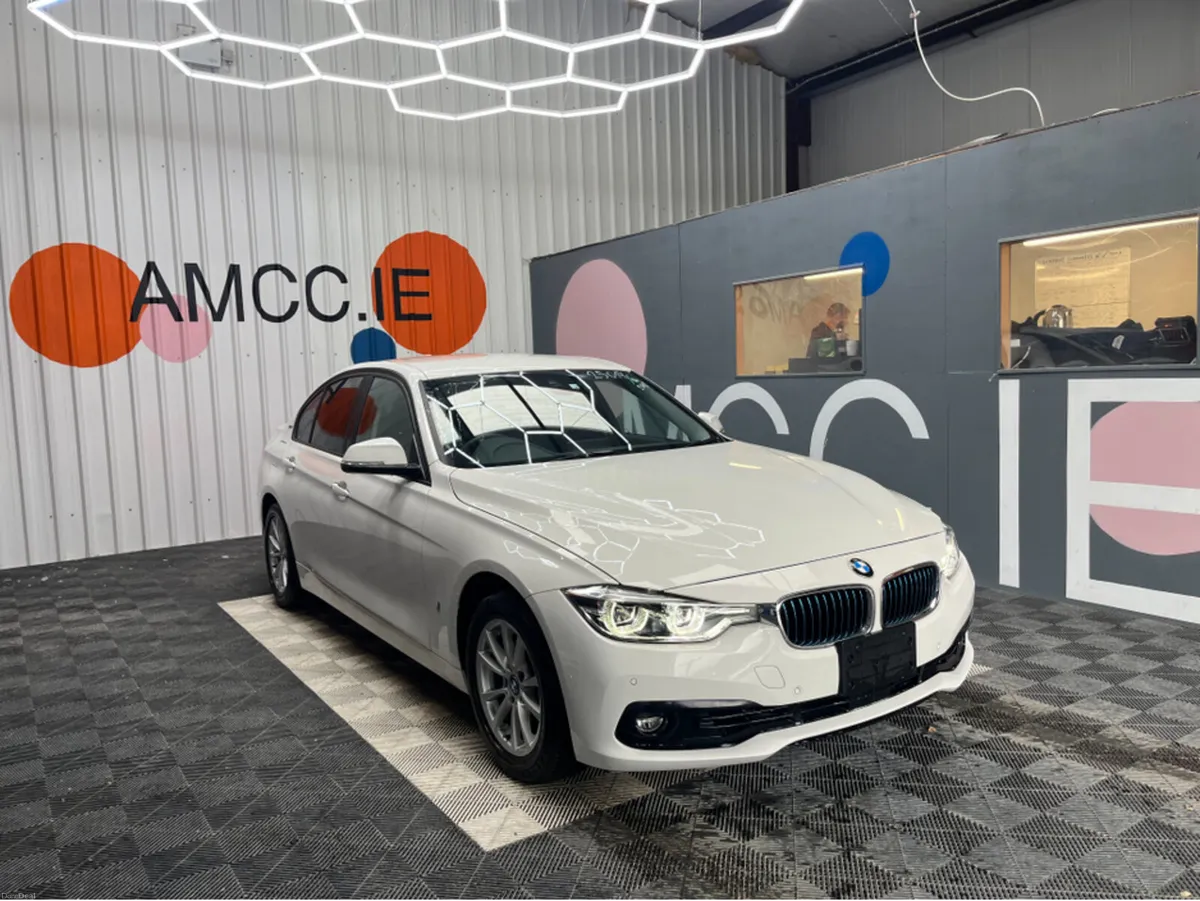 BMW 3-Series BMW 330e / 35k KMs / HEATED SEATS , R - Image 1