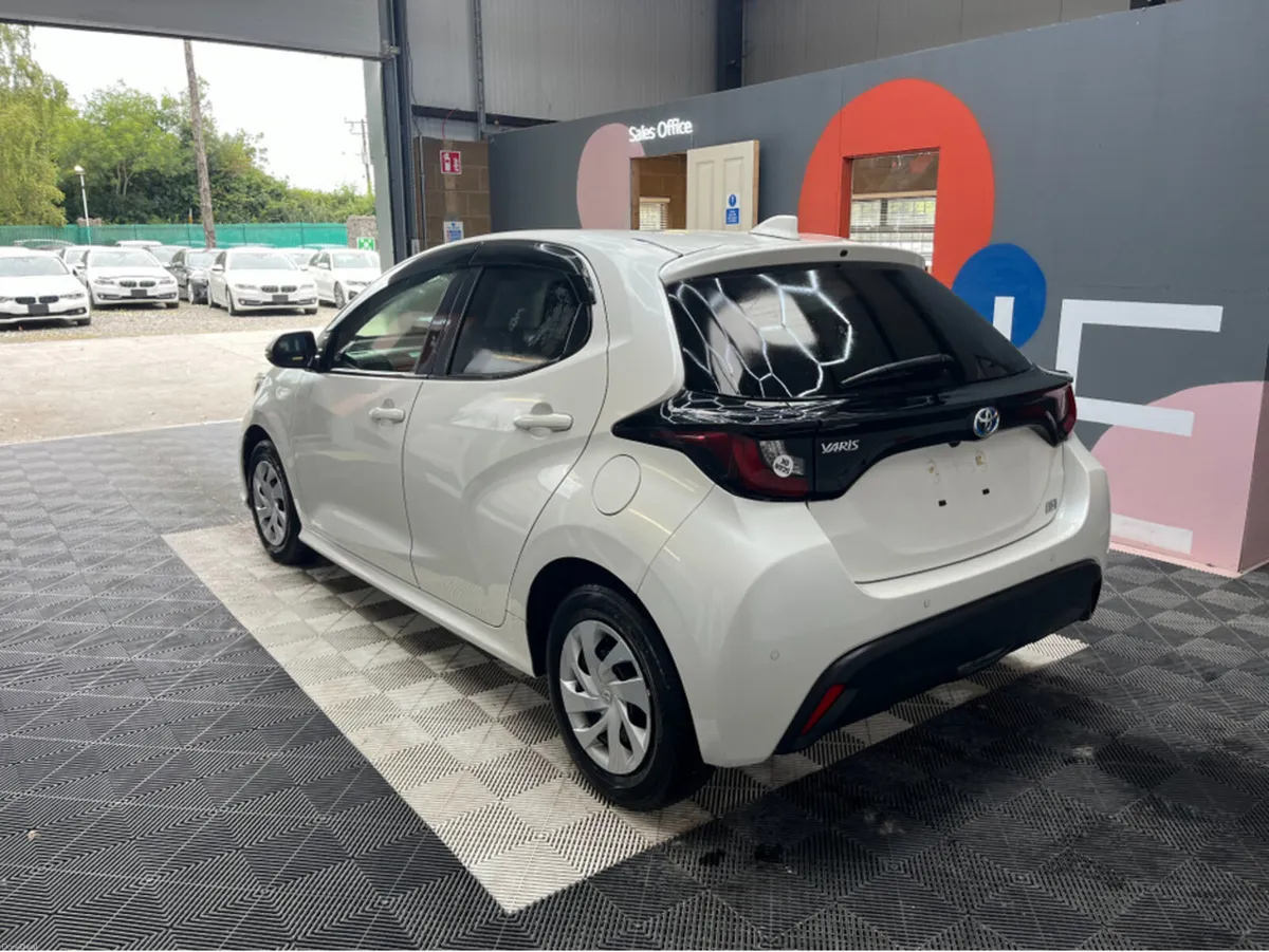 Toyota Yaris ONLY €16950 YARIS AUTOMATIC 1.5 HYBRI - Image 4