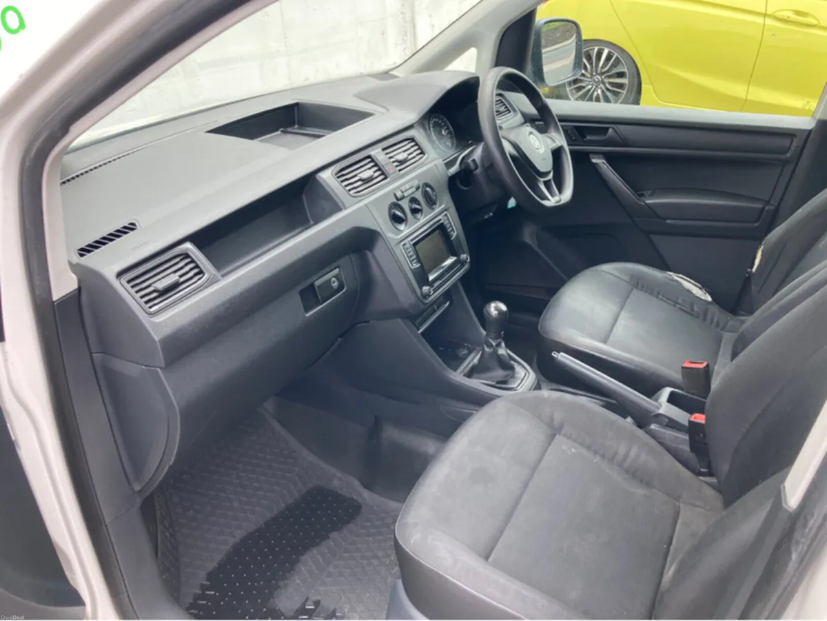 Volkswagen Caddy van - Image 5
