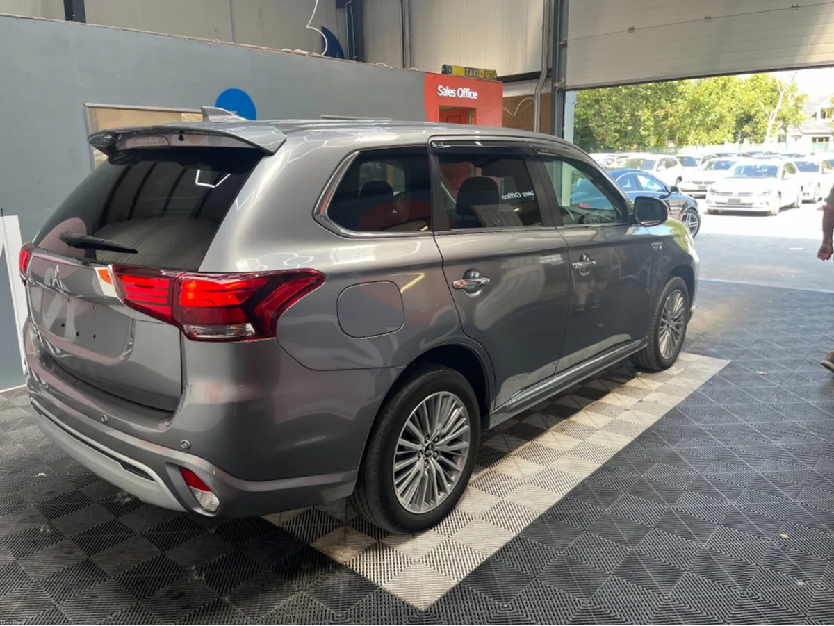 Mitsubishi Outlander OUTLANDER 2.4 HYBRID / 59k KM - Image 6