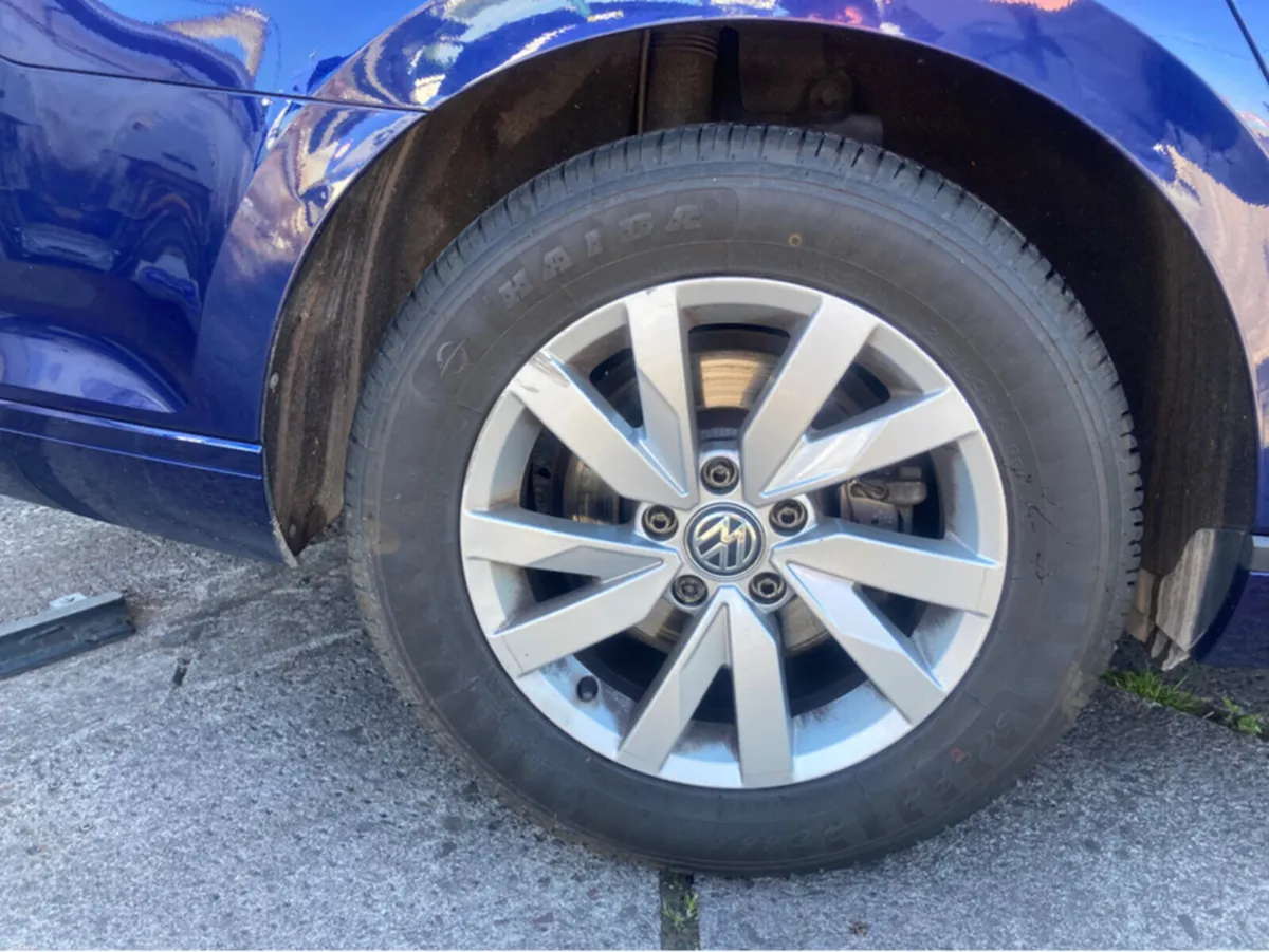 Volkswagen Passat TRENDLINE 1.6 TDI MANUAL 6SPEED - Image 6