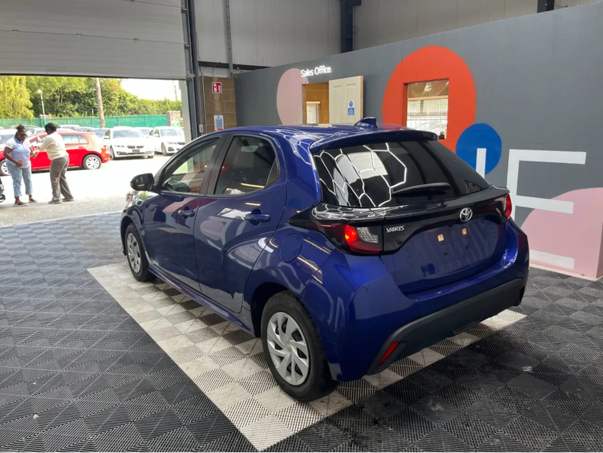 Toyota Yaris ONLY €16950! YARIS AUTOMATIC 1.0 PETR - Image 4