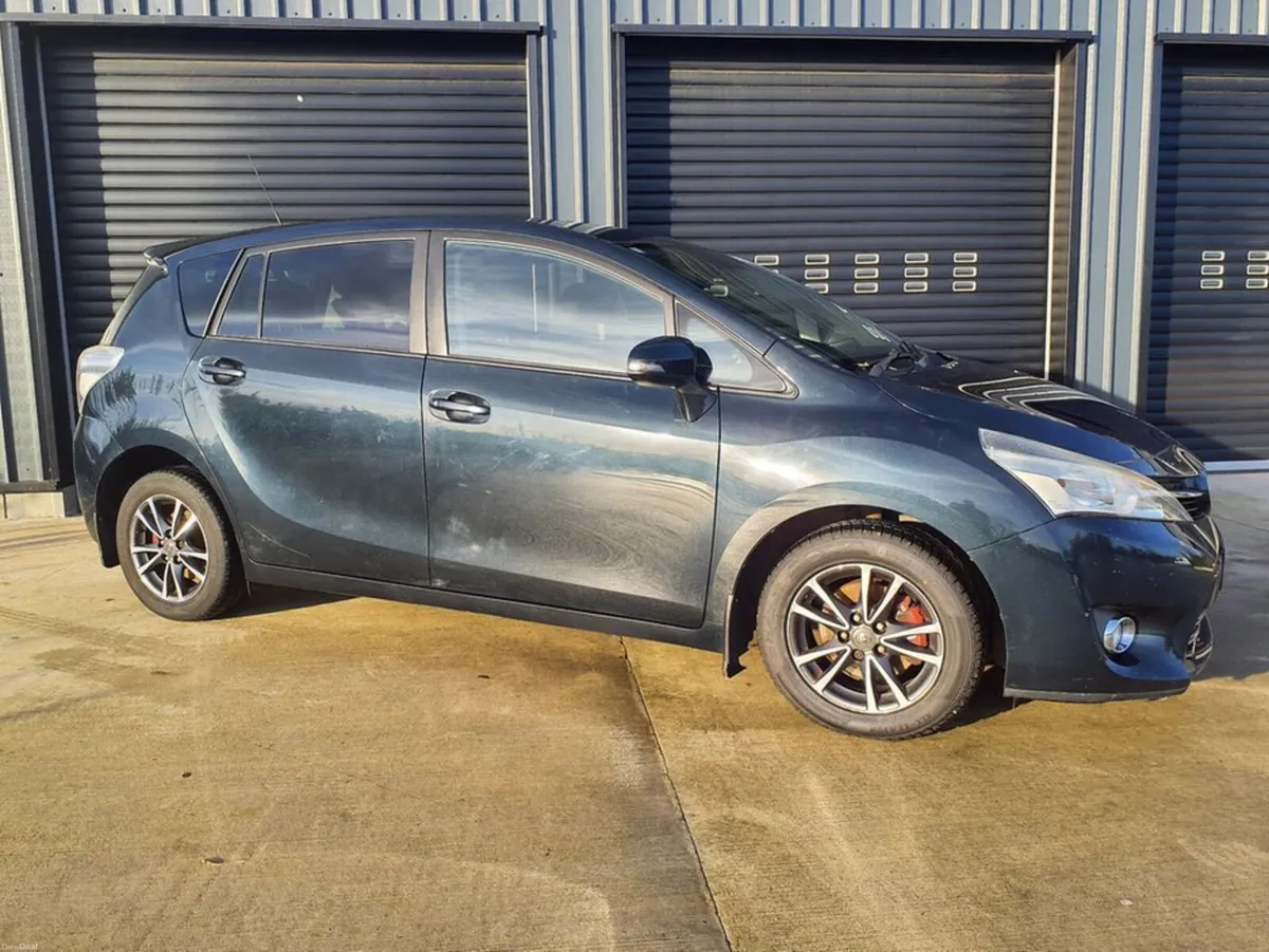 Toyota Verso Icon (126BP) 2.0 5DR - Image 1