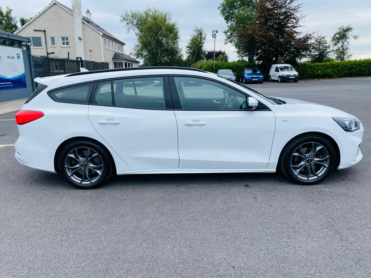 FORD FOCUS ST-LINE ESTATE AUTO 1.5 TDCI 2019 (192) - Image 4