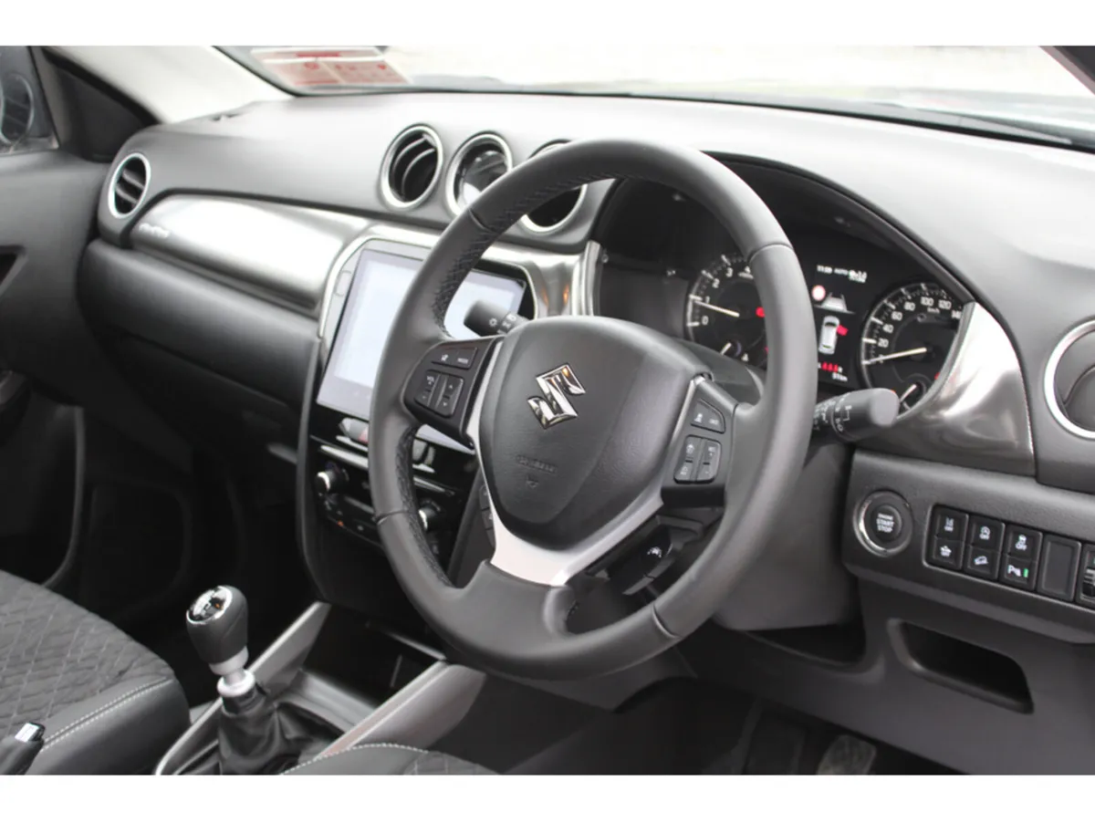 Suzuki Vitara 1.4 hybrid ultra all grip *10 year w - Image 3