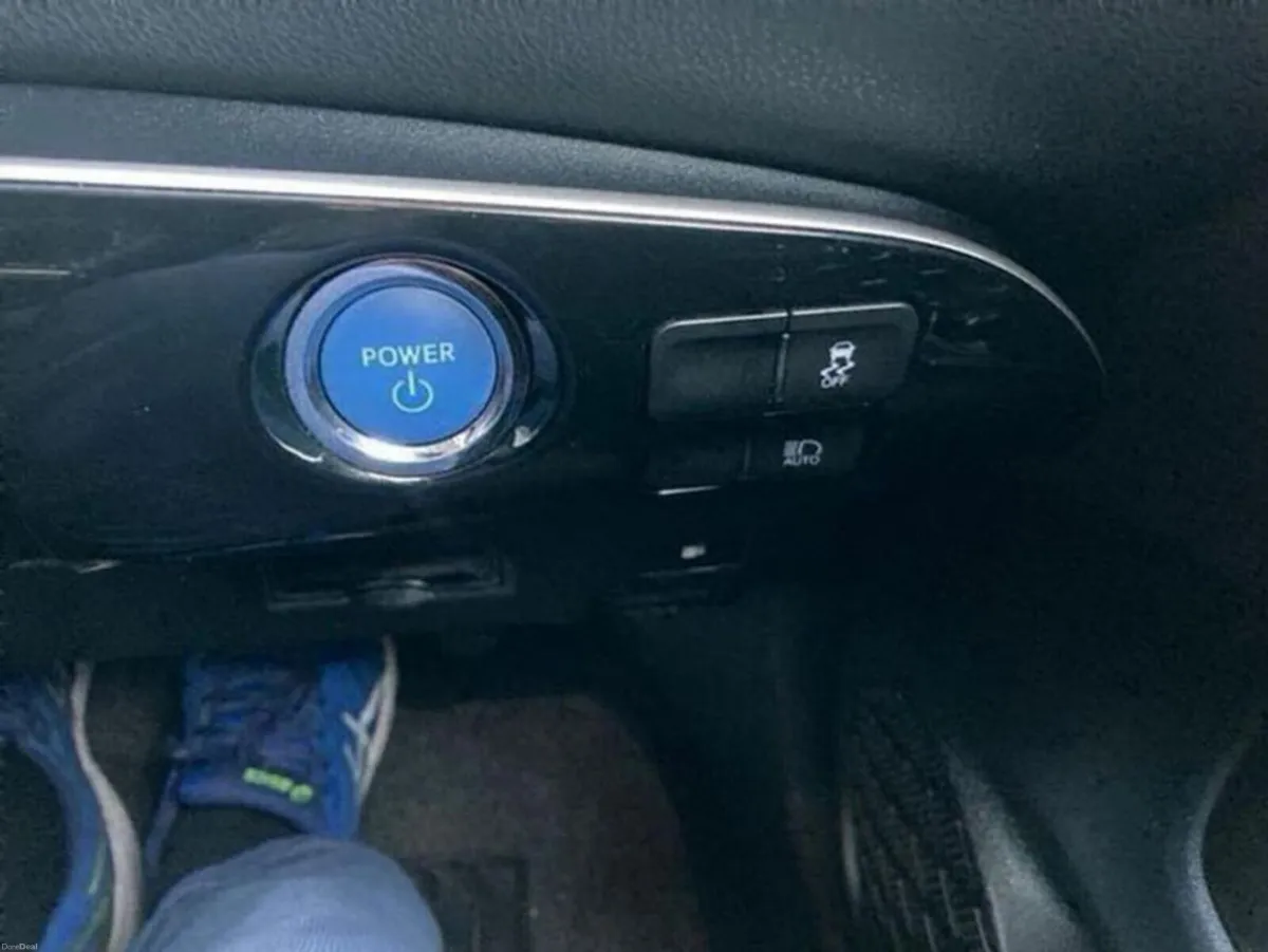 Toyota Prius 1.8i HYBRID PETROL AUTOMATIC - Image 4