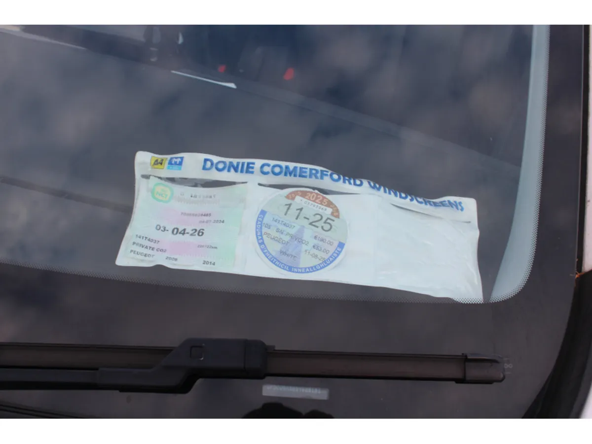 Peugeot 2008 1.6 E-HDI FELINE MISTRAL 115 - Image 4