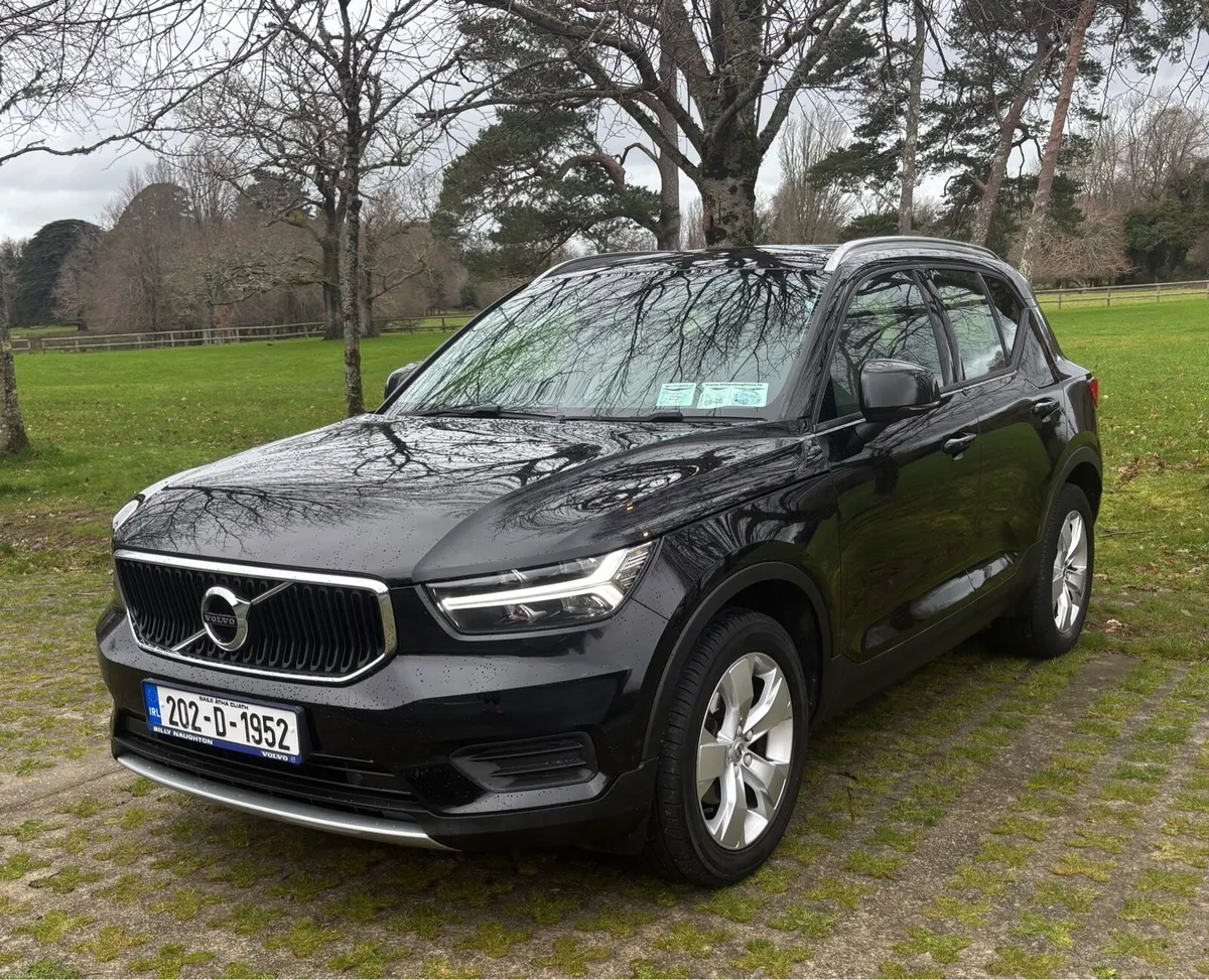 Volvo XC40 T3 Momentum - Image 2