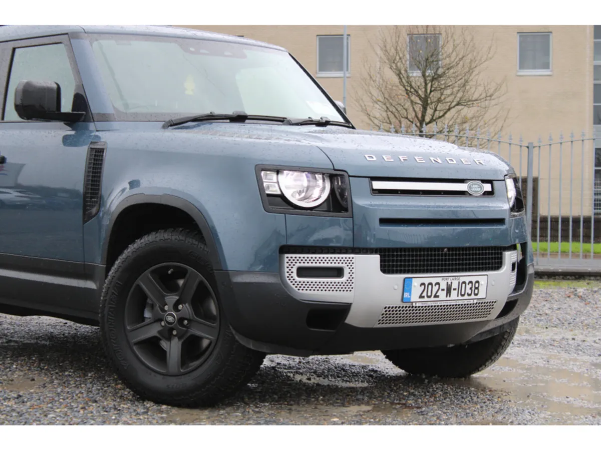 Land Rover Defender Defender110 2.0 SD4 5DR AUTO - Image 3