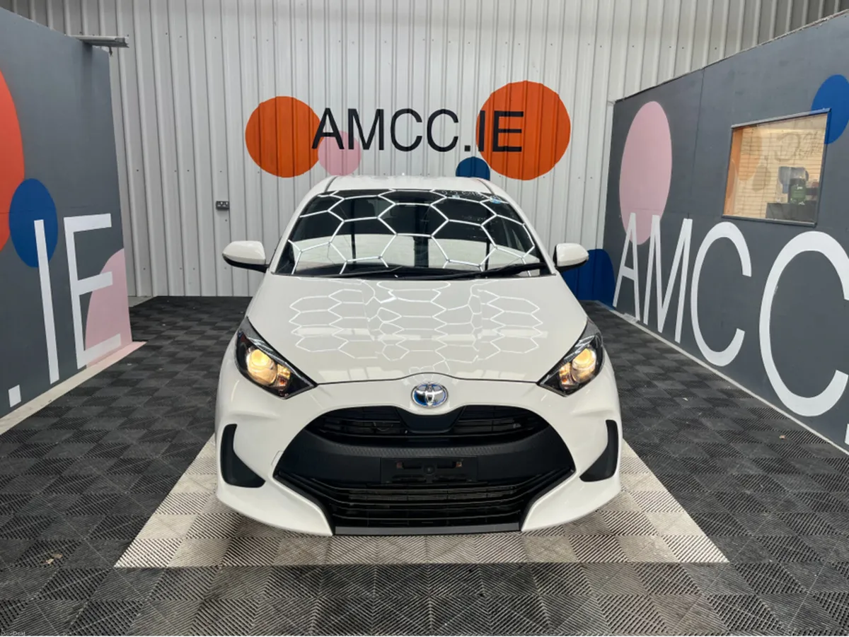 Toyota Yaris €16950 TOYOTA YARIS 1.5 HYBRID / 79K - Image 2