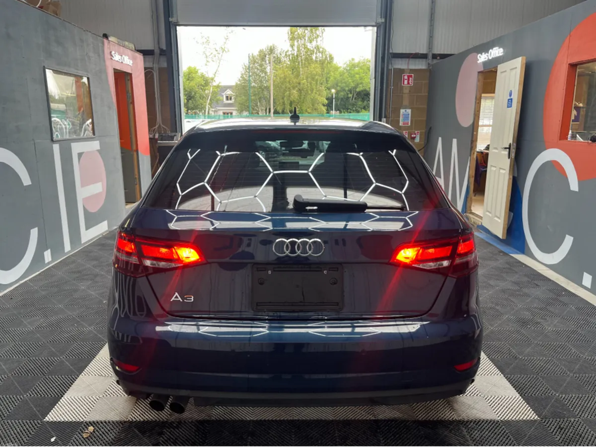 Audi A3 AUDI A3 AUTOMATIC 1.4 TFSI / 24k KMs / REV - Image 4