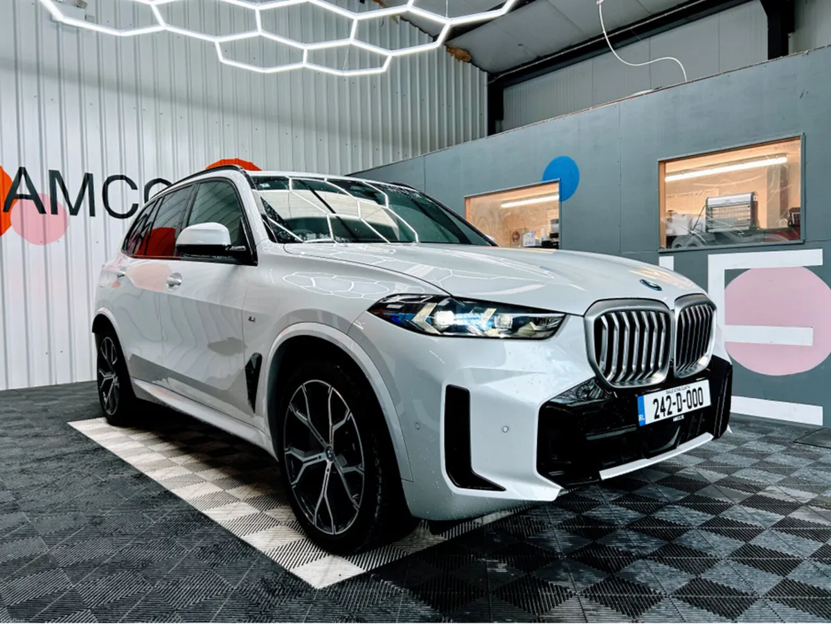 BMW X5 2024 BMW X5 M-SPORT 50e xDrive / 3K KMs / A - Image 2